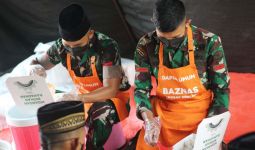 Yonif 201/JY Distribusikan 3.000 Hidangan Berkah Ramadan di Jakarta Timur - JPNN.com