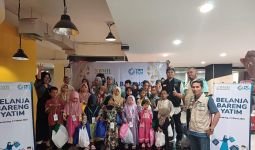 Berbagi Kebahagiaan, BMH dan YBM PLN Belanja Bareng Anak Yatim - JPNN.com