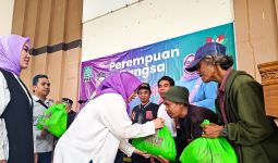 Berkah Ramadan, Perempuan Bangsa Beri Santunan Ratusan Seniman di Garut - JPNN.com