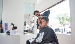 Ada Barbershop Gratis di Serambi MyPertamina, Tampil Menawan Sebelum ke Kampung Halaman - JPNN.com