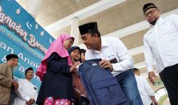 SIG Salurkan Bantuan Sembako Hingga THR Kepada 430 Warga di Kabupaten Gresik - JPNN.com