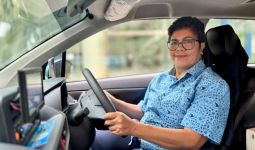 Srikandi Bluebird, Sosok Kartini Tangguh di Balik Kemudi - JPNN.com