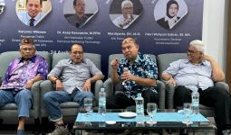 Heboh Isu Ijazah Palsu, Jokowi Bukan Satu-satunya Sasaran Tembak - JPNN.com