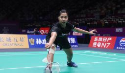 Dengan Perban di Lutut, Ester Nurumi Tri Wardoyo Bersiap Menuju Sudirman Cup 2025 - JPNN.com