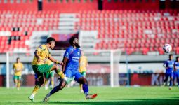 2 Gol Lahir di Laga Arema FC Vs Persebaya, Cek Klasemen Liga 1 - JPNN.com