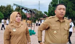 600 Honorer Terpaksa Diberhentikan, Bupati Rio Minta Maaf - JPNN.com