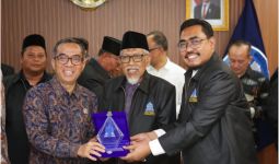 Mendiktisaintek Brian Yuliarto Dukung Pendirian Universitas Sunan Gresik - JPNN.com