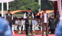 Menko Polkam Singgung Modifikasi Cuaca dan Water Bombing Untuk Tekan Karhutla - JPNN.com