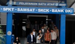 Jokowi Berurusan dengan Polisi Pagi Tadi, Melambaikan Tangan - JPNN.com