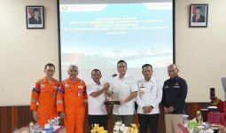 Menteri ESDM Bahlil Lahadalia Tinjau Operasional PHM, Dorong Produksi Energi Nasional - JPNN.com