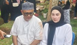 Sebelum Meninggal Dunia, Ayah Mona Ratuliu Sempat Wudu Ingin Salat Malam - JPNN.com