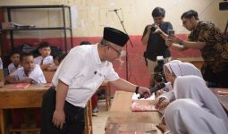 Mendikdasmen: Presiden akan Berikan Smart Board, Pembelajaran Lebih Asyik  - JPNN.com