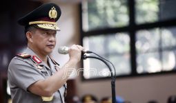 Mabes Polri Kebanjiran Karangan Bunga, Pak Tito Makin Semangat - JPNN.com