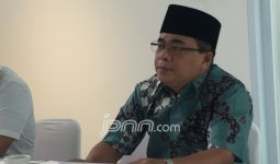 Bukan Ketua DPR Lagi, Akom Bertahun Baru di Tanah Suci - JPNN.com