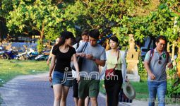 Buku Panduan Wisata Manjakan Turis Tiongkok di Bali - JPNN.com