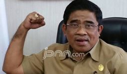 Plt Gubernur Ikhlas Dikalahkan Warga Bukit Duri - JPNN.com