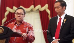 Zulkifli Merasa Kasihan ke Jokowi soal Isu TKA Tiongkok - JPNN.com