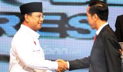 Jokowi Masih Unggul Siapa pun Pasangan dan Pesaingnya - JPNN.com