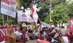 Massa Pendukung dan Kontra Ahok Berangsur Bubarkan Diri - JPNN.com