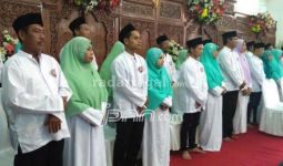 Hamdalah, Wanita Lajang 65 Tahun Nikahi Pria Lebih Muda - JPNN.com