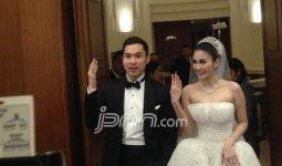 Tenang, Suami Sandra Dewi Sedia Banyak Angpau - JPNN.com