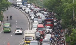 Kebijakan Ganjil Genap Dinilai Berhasil Urai Kemacetan - JPNN.com