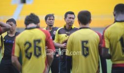 Nasrun Sebut Peluang Sriwijaya FC 50:50 Lawan Arema - JPNN.com