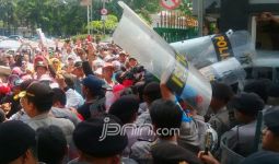 Tujuh Jam Demo, Masa Honorer Mulai Kesal - JPNN.com