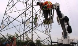 Aksi Penyelamatan Pria di Puncak Tower Bikin Deg-degan - JPNN.com