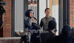 Undangan Tersebar, Fairuz-Sonny Bakal Menikah Sebelum Akhir Mei? - JPNN.com