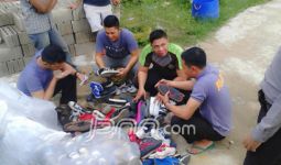Ini Modus Penyelundupan Sepatu Bekas Malaysia ke Kalbar - JPNN.com