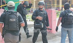 Densus Bekuk Dua Terduga Teroris Kasus Bom Kampung Melayu - JPNN.com