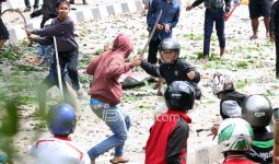 Tawuran Kembali Pecah di Manggarai, Perjalanan KRL Terganggu - JPNN.com