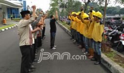 96 Tim Pasukan Kuning Sisir Jalan Rusak Jakarta - JPNN.com