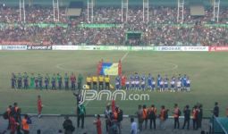 Duel Klasik PSMS Kontra Persib Imbang 0-0 di Babak I - JPNN.com