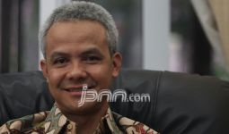 Gubernur Ganjar Minta Masyarakat Tidak Menyebarkan Foto Bom Bunuh Diri - JPNN.com