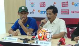 Pelatih Persib Sebut Febri dan Zola Belum Ada Progres - JPNN.com