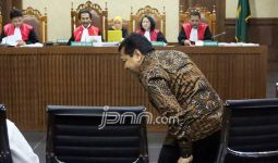 JPU KPK Heran Sekelas Setnov Masih Mengurus Kaus Partai - JPNN.com