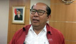 Pantas Nainggolan Resmi Jadi Pengganti Almarhum Gembong Warsono di PDIP DKI - JPNN.com