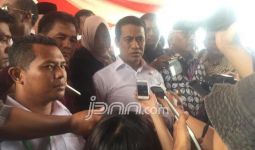 Menteri Amran: Petani Butuh Tractor, Saya Langsung Kirim - JPNN.com