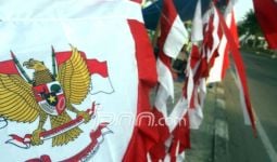 Lurah Suralaya Memastikan Tak Ada Larangan untuk Mahasiswa Mengibarkan Bendera Merah Putih - JPNN.com