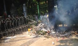 Pembakaran Karangan Bunga Ahok-Djarot Cermin Tergerusnya Demokrasi - JPNN.com