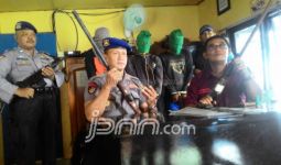 Dikejar Petugas, Perampok Nyemplung ke Tambak - JPNN.com
