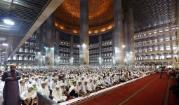 Masjid Istiqlal Tiadakan Salat Jumat Selama Dua Pekan - JPNN.com