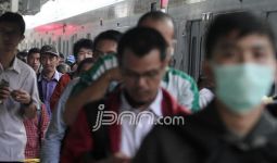 Penumpang KRL Harus Bawa Surat Tugas, Walkot Bekasi Bilang Begini - JPNN.com