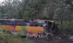 Kisah Sopir Bus Selamat dari Tabrakan Maut - JPNN.com