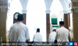 Tarawih di Masjid yang Didirikan Sunan Ampel, Setiap Malam Khatam 1 Juz - JPNN.com