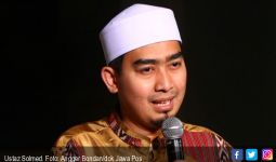 Ustaz Solmed Kangen Balap Karung 17-an - JPNN.com