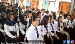 Puluhan Calon Siswa Baru Dicoret dari Daftar PPDB SMA/SMK, Ternyata Ini Alasannya - JPNN.com