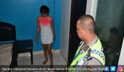 Mahasiswi Berhanduk Pucat saat Ketukan 6 Kali - JPNN.com